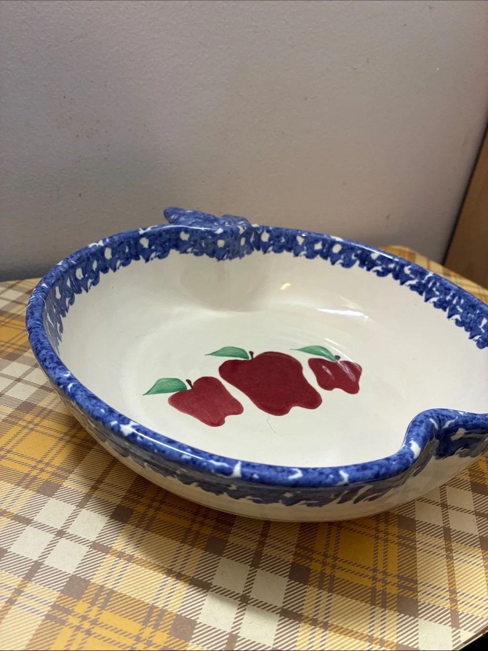 Vintage Ceramic Spongeware Pottery Dish Apple Tort